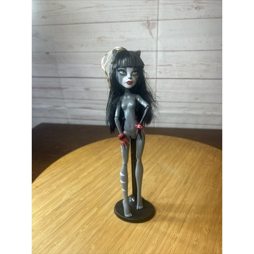 2011 Monster High Werecat Purrsephone 1st Wave Doll Nude Red Glove shoes Extras - Picture 5 of 7